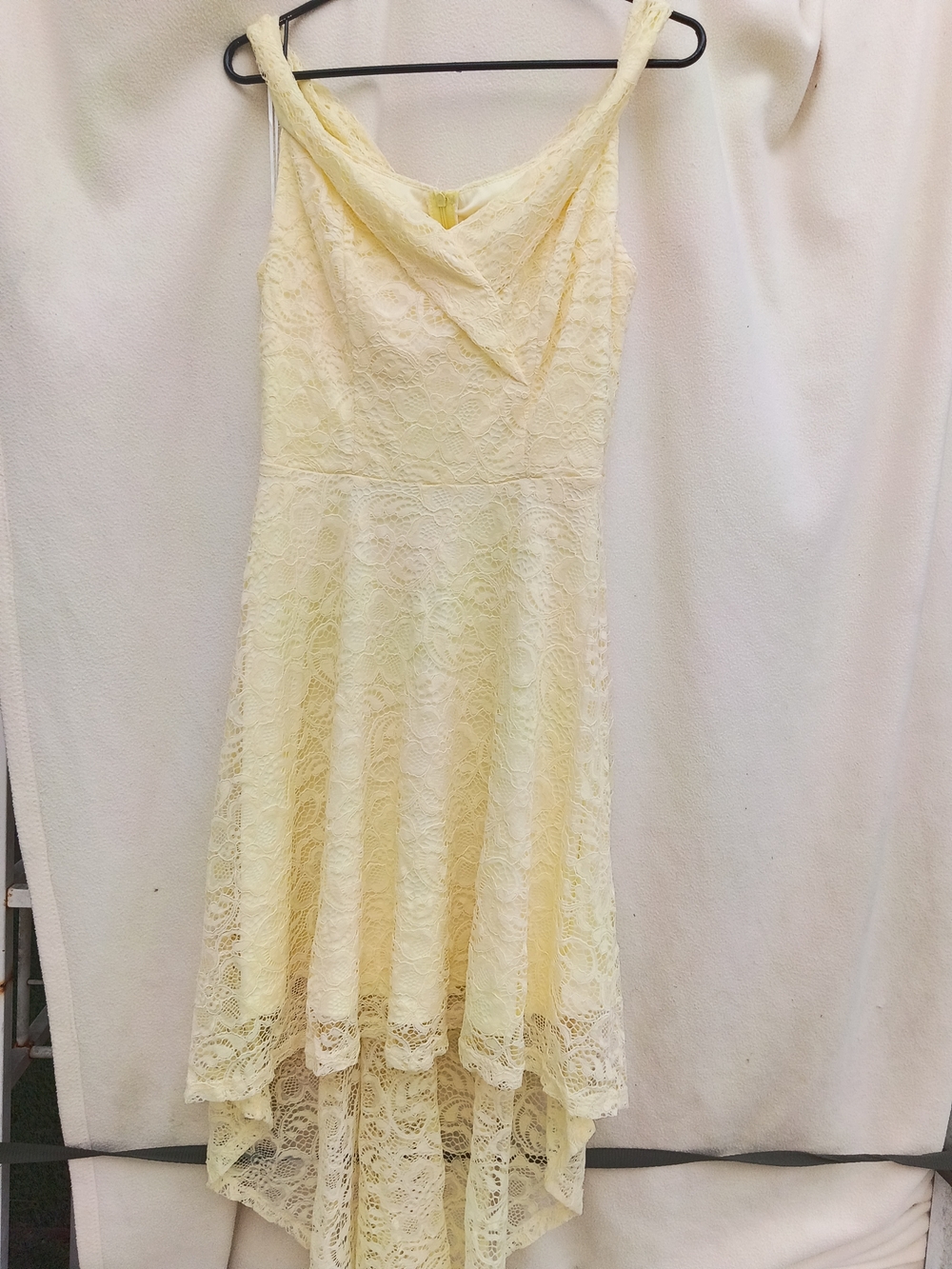 Elegant Lace High-Low Dress in Pale Yellow